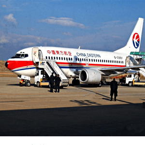 三亚凤凰机场托运航空快运业稳步发展的原因是什么？